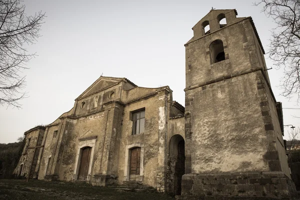 Roscigno é uma antiga aldeia abandonada — Fotografia de Stock