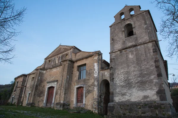Roscigno es un antiguo pueblo abandonado — Foto de Stock