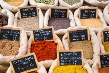 çeşitli baharatlar