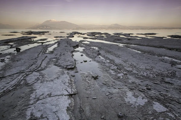 Garda Gölü üzerinde gün batımı