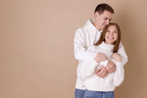 Retrato Hermosa Chica Sonriente Novio Guapo Riendo Pareja Feliz Enamorada —  Fotos de Stock