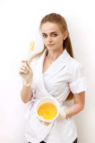 Master Depilation Pasta Shugaring White Background — Stock Photo, Image