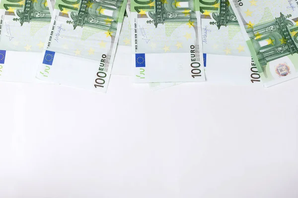 100 Eurobankbiljetten Een Witte Achtergrond Kopieerruimte — Stockfoto