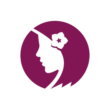 Çiçek saç ile güzel kız