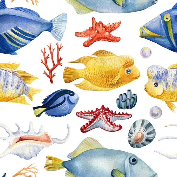 İzole bir zemin üzerinde tropikal balık, mercan, deniz kabuğu, deniz atı ve balık. Suluboya çizimi, kusursuz desen — Stok fotoğraf