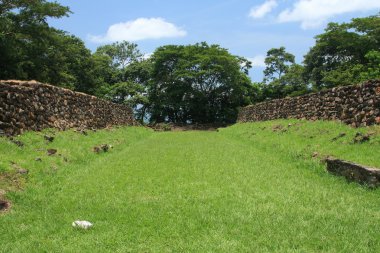 Mayan ruins at Cihuatán in El Salvador