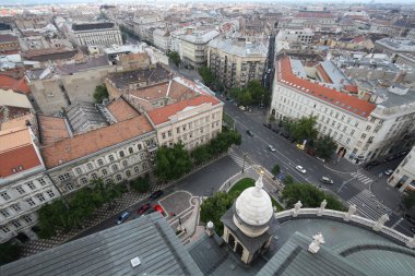 St Stephen'ın Bazilikası, Budapeşte üzerinden çatılar üzerinden görüntülemek