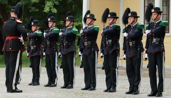 Soldats à la relève de la garde, Oslo, Norvège — Photo