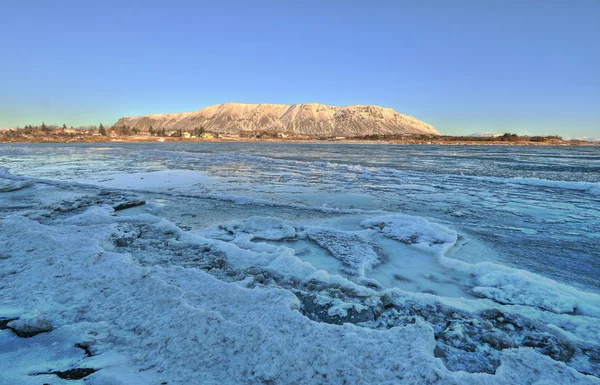 Bevroren rivier, Selfoss, IJsland — Stockfoto