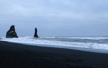 Deniz yığınlar, Vik, İzlanda