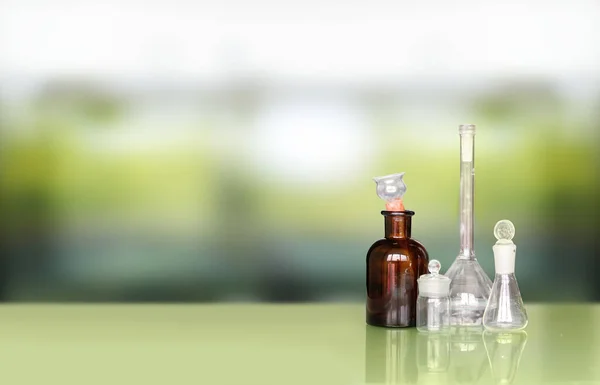 Glass Volumetric Flask ,Erlenmeyer flasks ,Laboratory Flasksare used for  laboratory work,For  mixing, pouring and storage of chemicals