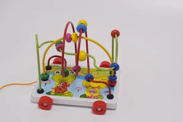 Labirinto Brinquedo Fundo Branco Desenvolvimento Habilidades Motoras Finas Mãos Crianças — Fotografia de Stock