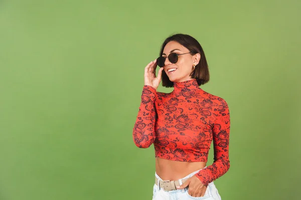 Pretty Short Hair Woman Golden Earrings Sunglasses Red China Dragon — Stock Photo, Image