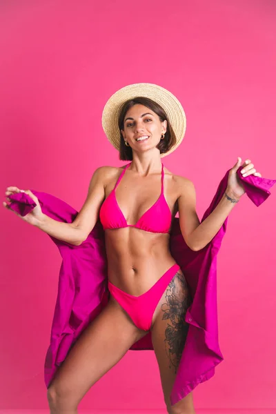 Beautiful Fit Tanned Sporty Woman Bikini Straw Hat Shirt Pink — Stock Photo, Image