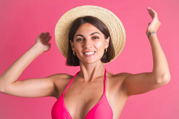 Beautiful Fit Tanned Sporty Woman Bikini Straw Hat Pink Background — Stock Photo, Image