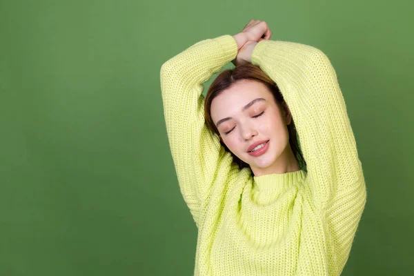 Jovem Com Pele Natural Perfeita Limpa Maquiagem Marrom Lábios Grandes — Fotografia de Stock