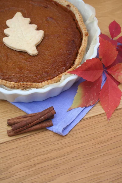 Pastel Calabaza Hecho Casa Para Día Acción Gracias Con Decoraciones — Foto de Stock