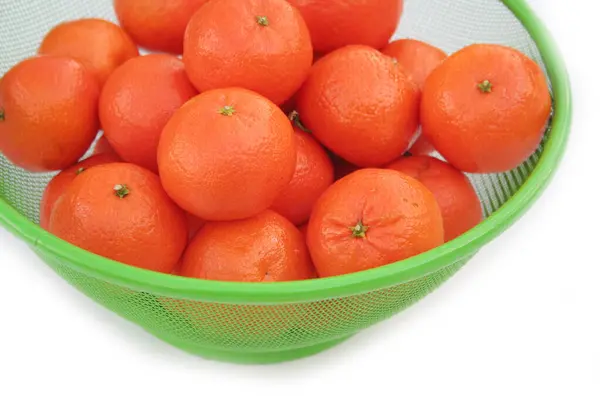 Tangerinas Clementinas Uma Tigela Verde Isolada Fundo Branco — Fotografia de Stock