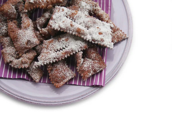 Italské Karnevalové Pečivo Crostoli Nebo Cenci Talíři Izolovaném Bílém Pozadí — Stock fotografie