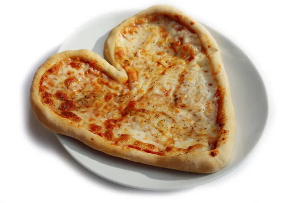 Coração Forma Italiano Tradicional Pizza Isolado Uma Placa Fundo Branco — Fotografia de Stock
