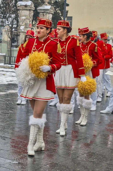 Zrenjanin Serbia Enero 2019 Grupo Jóvenes Majorettes Ensayan Calle Las Imagen de archivo