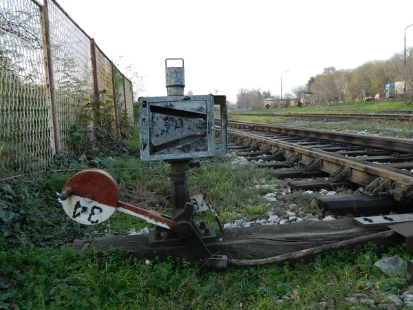 Кроссовер на железной дороге — стоковое фото