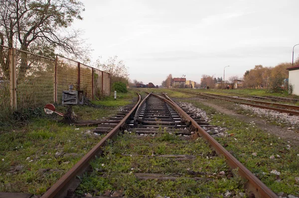 Кроссовер на железной дороге — стоковое фото