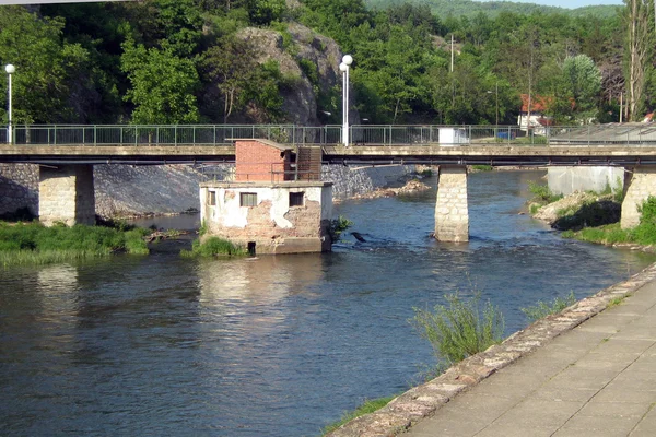 Oude brug met spa — Stockfoto