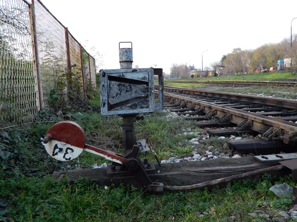 Oude crossover op de railway — Stockfoto