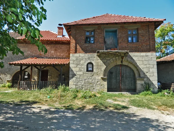 Παλιά σερβική πέτρινο σπίτι — Φωτογραφία Αρχείου