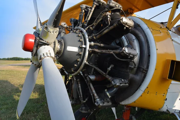 Avión de hélice viejo — Foto de Stock