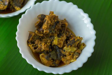 Kadaknath tavuk cinsi tarifinin seçici odak noktası.