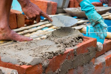 Tuğla denge çalışmalarının seçici odağı.