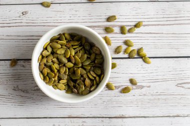 Balkabağı çekirdekleri gevrek, besleyici, hafif kaçık, protein ve mineral açısından zengin, kalp sağlığı, bağışıklık, sindirim ve günlük atıştırma ihtiyaçlarını destekleyen.