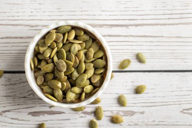 Balkabağı çekirdekleri gevrek, besleyici, hafif kaçık, protein ve mineral açısından zengin, kalp sağlığı, bağışıklık, sindirim ve günlük atıştırma ihtiyaçlarını destekleyen.