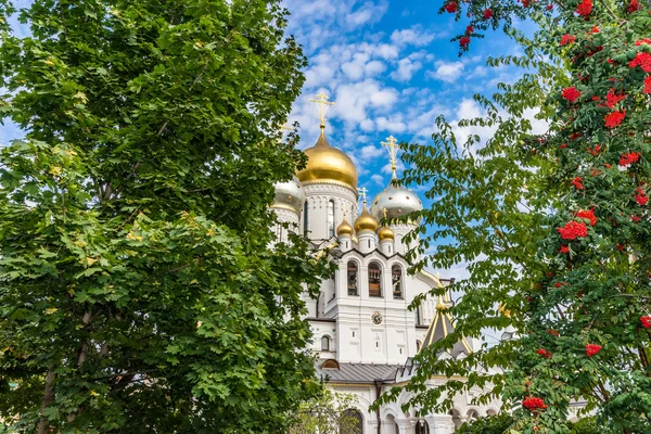 Mosteiro de Zachatievskiy. A Igreja . — Fotografia de Stock