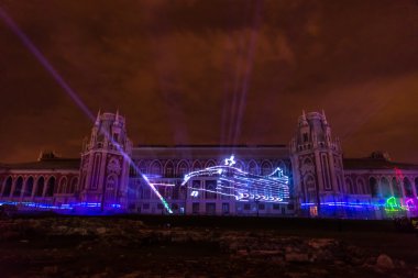 Tsaritsyno. Moskova. Uluslararası Festivali ışık daire. 