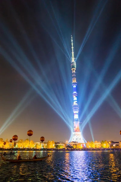 Ostankino. Öppnandet av internationell festival cirkel av ljus — Stockfoto