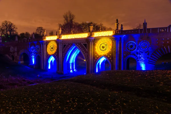 Tsaritsyno. Moskova. Uluslararası Festivali ışık daire. 