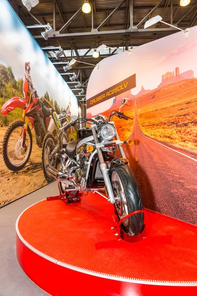 Motopark-2015 (BikePark-2015). The exhibition stand of Racer. The motorcycle Racer Cruiser RC250LV. — Stock Photo, Image