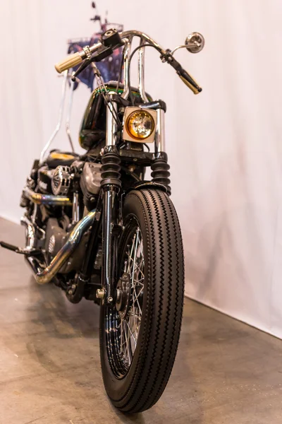 Motopark-2015 (BikePark-2015). Castom Zone. Retro motorcycle. — Stock Photo, Image