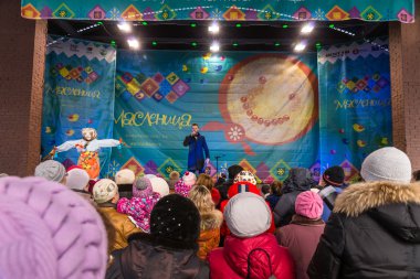 Maslenitsa kutlama (krep hafta). 