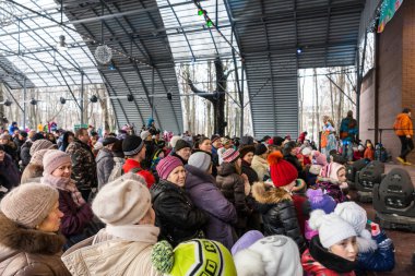 Maslenitsa kutlama (krep hafta). 