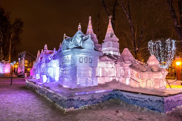 Ice sculpture. Terem. Fairy Tales of Pushkin. — Stock Photo, Image