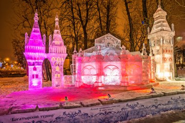 Buz heykeli. Bogatyrsky Turnuvası.