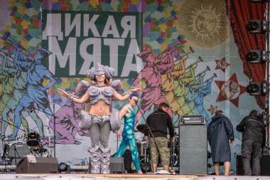 Sahne Alanı'ndaki Müzik Festivali 