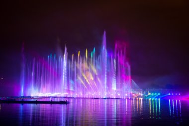 Işık Festivali çemberi. Kürek kanal.