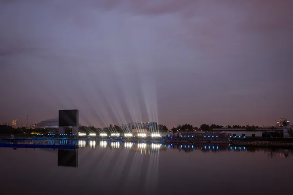 Işık Festivali çemberi. Kürek kanal.