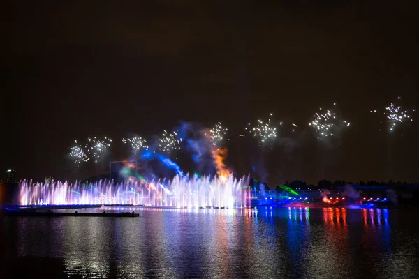 The Festival Circle of Light. The Rowing Channel. — Stock Photo, Image