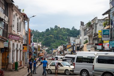 Kandy sokaklarında.